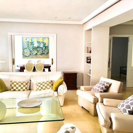 Apartment Stunning 4br In Marbella, Close To The Beach, Wifi Marbella