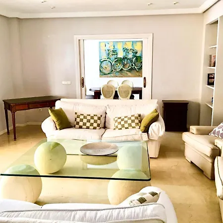 Apartment Stunning 4br In Marbella, Close To The Beach, Wifi *
