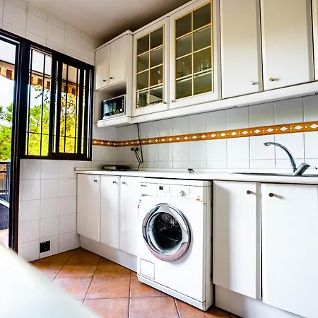 Apartment Stunning 4br In Marbella, Close To The Beach, Wifi *